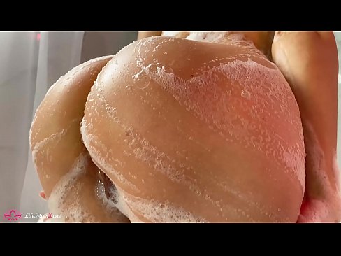 ❤️ Brunette شاور میں شدید orgasm کے لئے وائبریٹر کے ساتھ بلی میں مشت زنی کرتی ہے۔ ❤❌  ہم پر  ❌❤